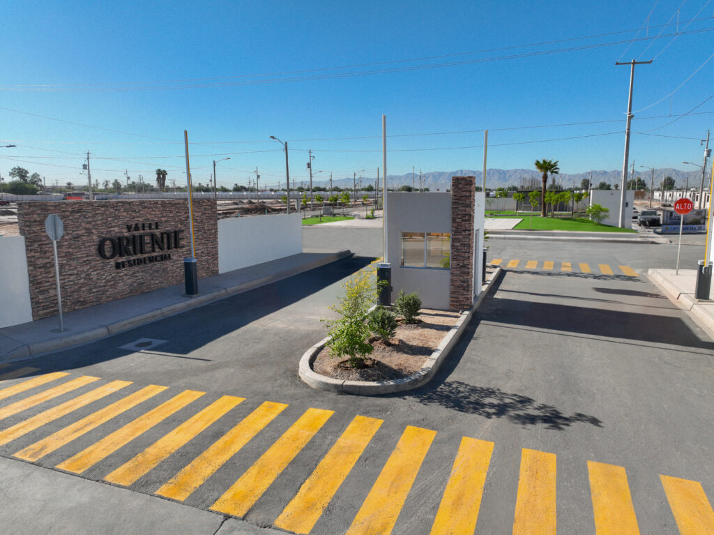 Entrada Valle Oriente Residencial