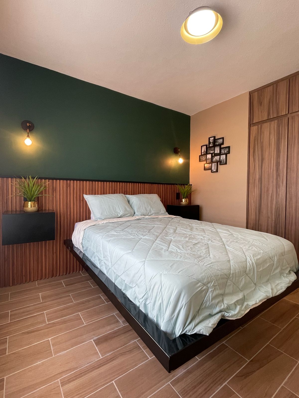 Rec&aacute;mara amueblada